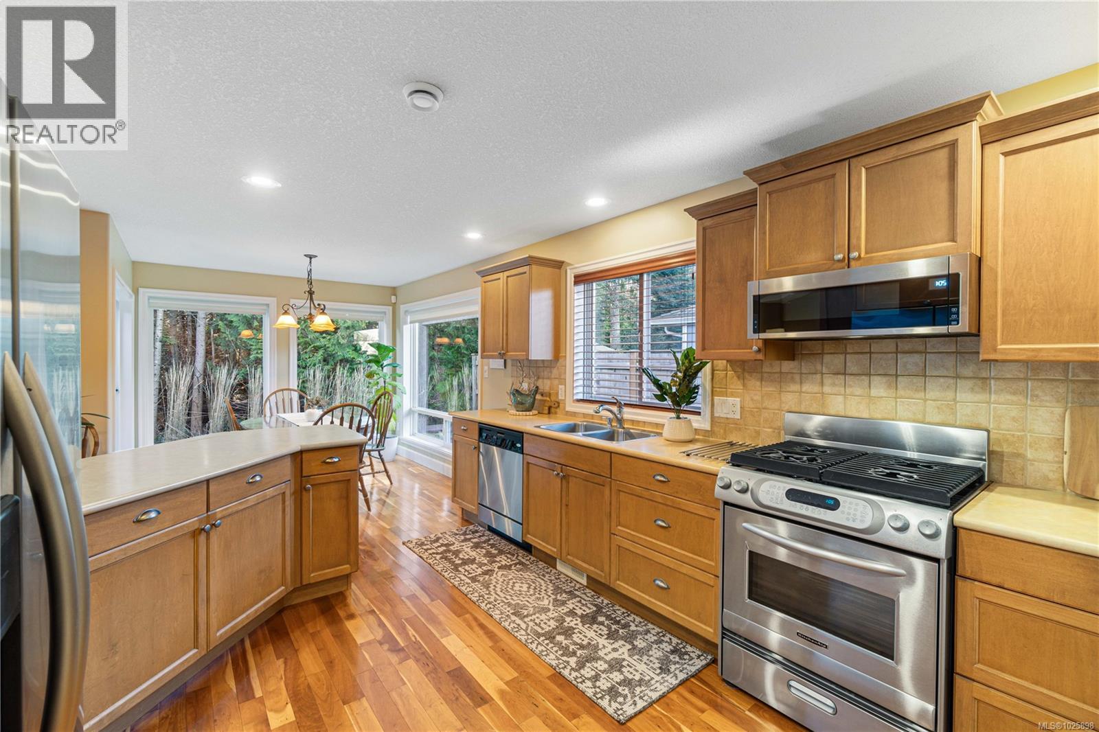 609 Viking Way, Parksville, British Columbia  V9P 2Z5 - Photo 7 - 1025898