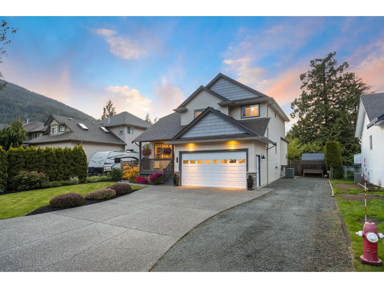 511 Cottonwood Avenue, Harrison Hot Springs, Harrison Hot Springs, British Columbia  V0M 1K0 - Photo 2 - R3094284