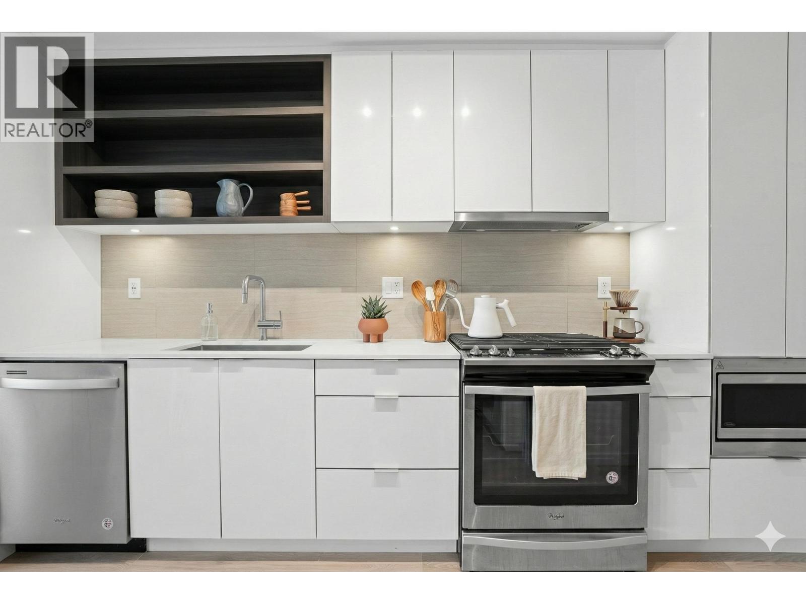 414 725 Marine Drive, North Vancouver, British Columbia  V7M 0G2 - Photo 9 - R3094336