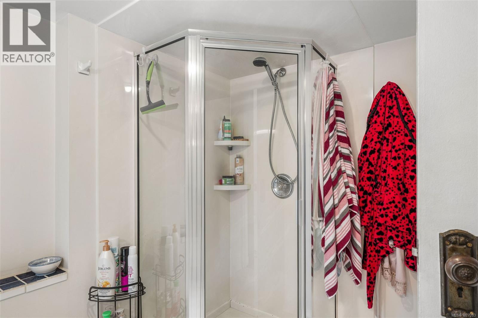 3107 Balfour Ave, Victoria, British Columbia V9A 1R9 - Photo 61 - 1027203