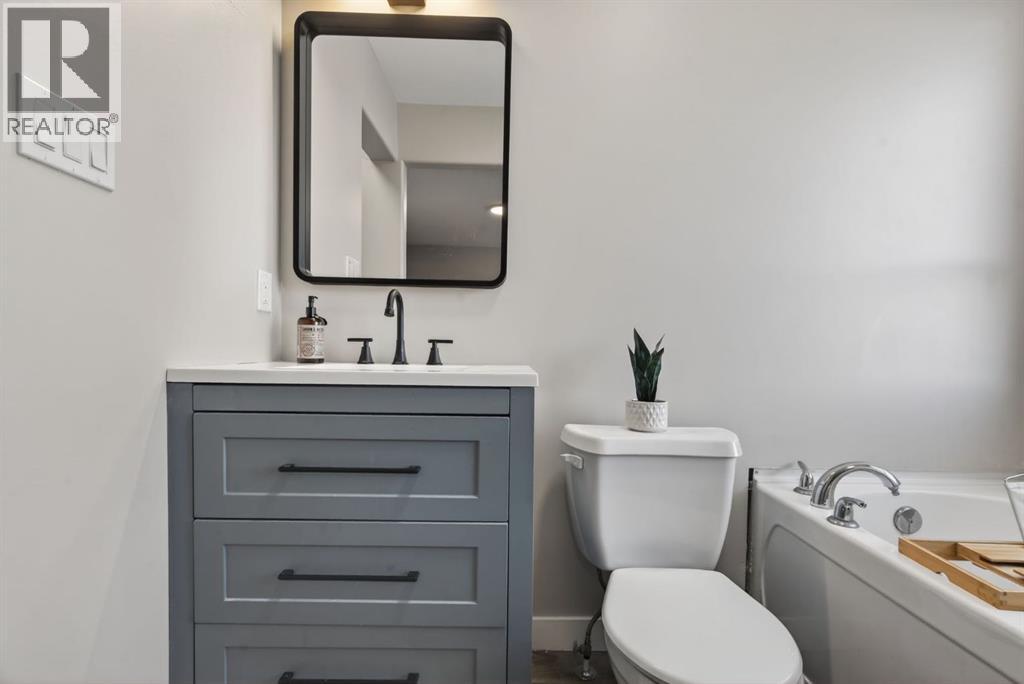 43 Drake Landing Common, Okotoks, Alberta  T1S 2M4 - Photo 42 - A2288346