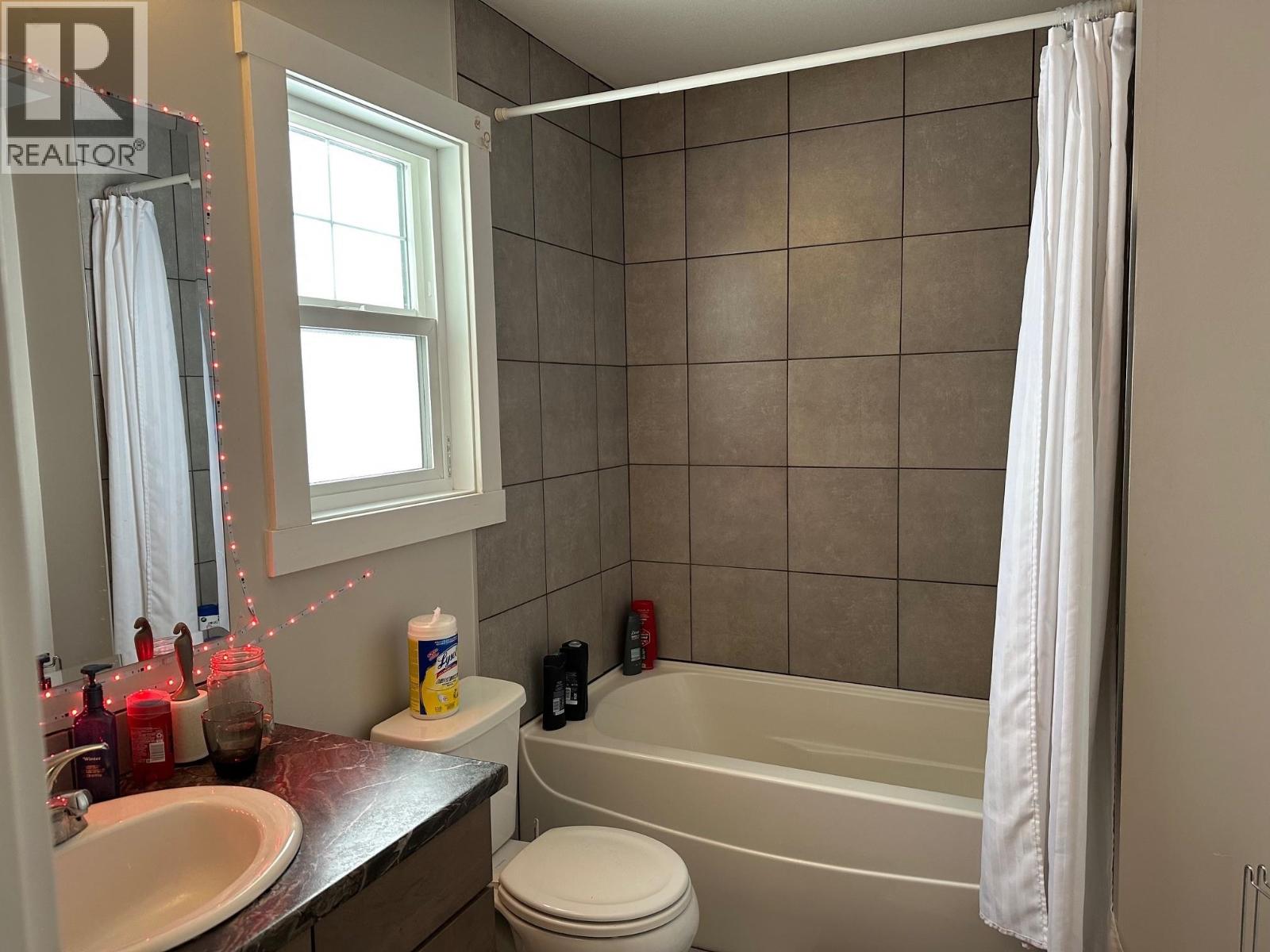 8142 87 Avenue, Fort St. John, British Columbia  V1J 0M5 - Photo 8 - R3094069