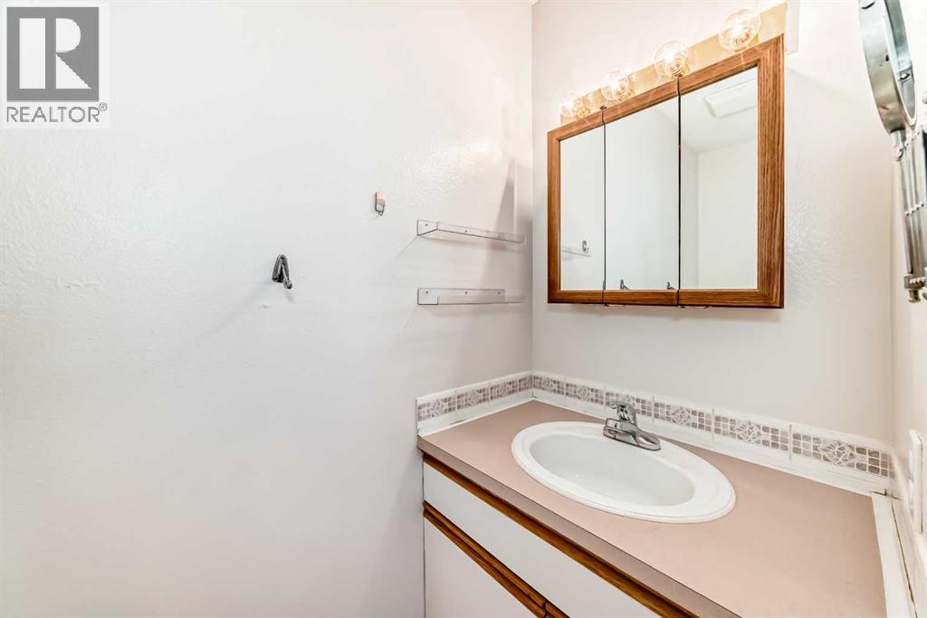 20, 123 Queensland Drive Se, Calgary, Alberta  T2J 5J4 - Photo 26 - A2272201