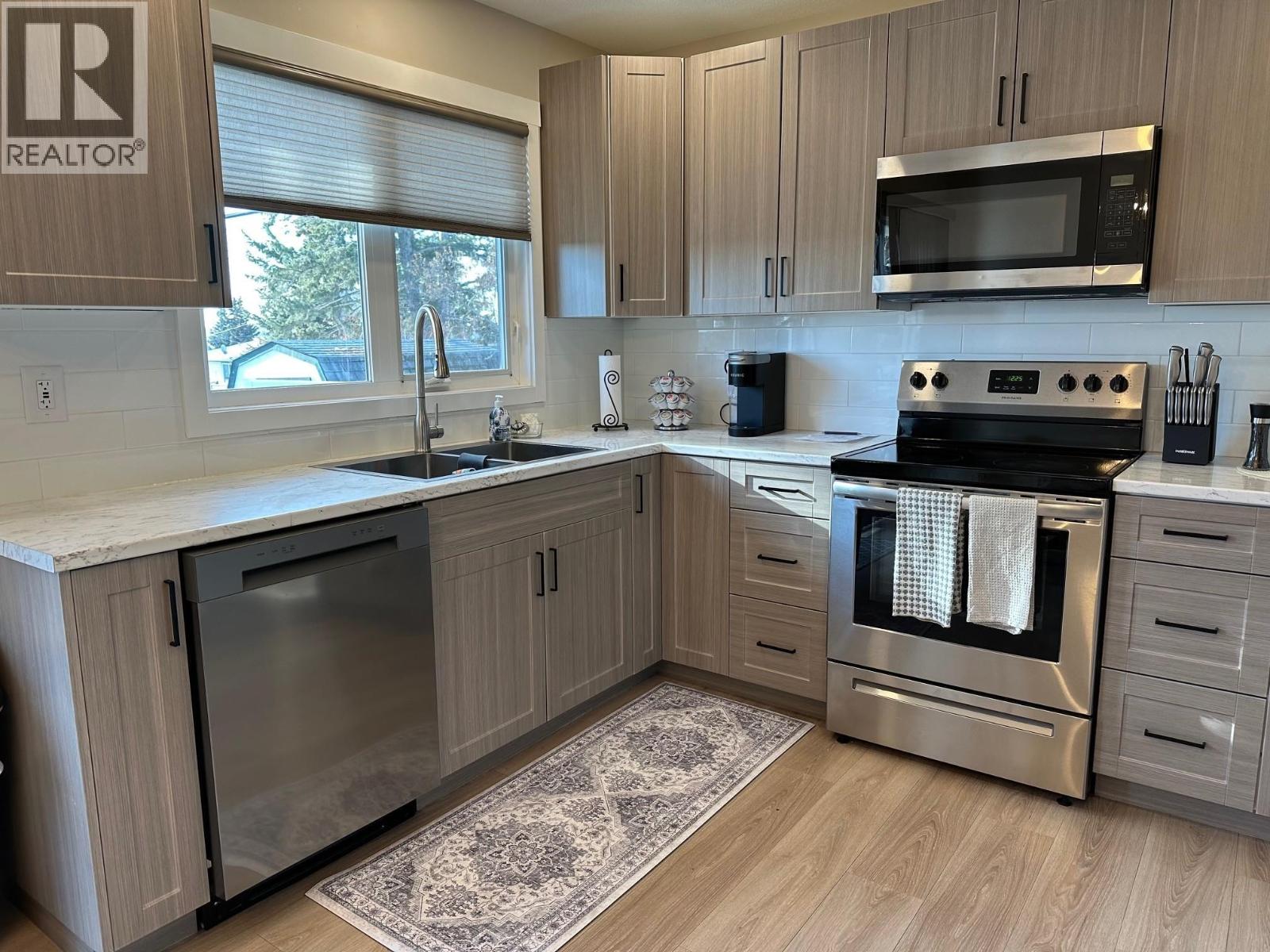 10711 103 Avenue, Fort St. John, British Columbia  V1J 2J2 - Photo 4 - R3052015