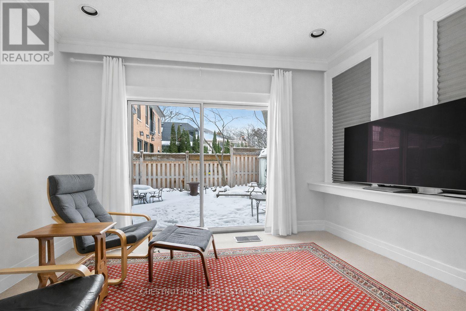 9 Maclennan Avenue, Toronto, Ontario  M4W 2Y4 - Photo 11 - C12830234