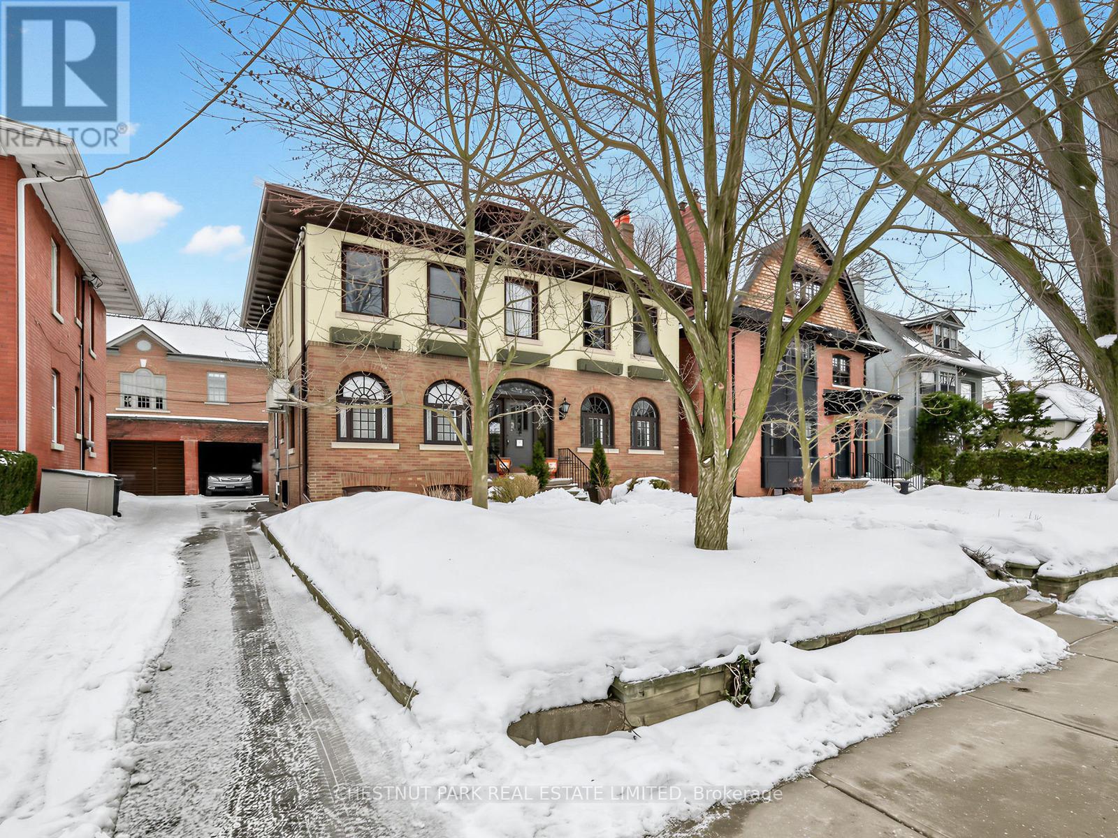 9 Maclennan Avenue, Toronto, Ontario  M4W 2Y4 - Photo 2 - C12830234