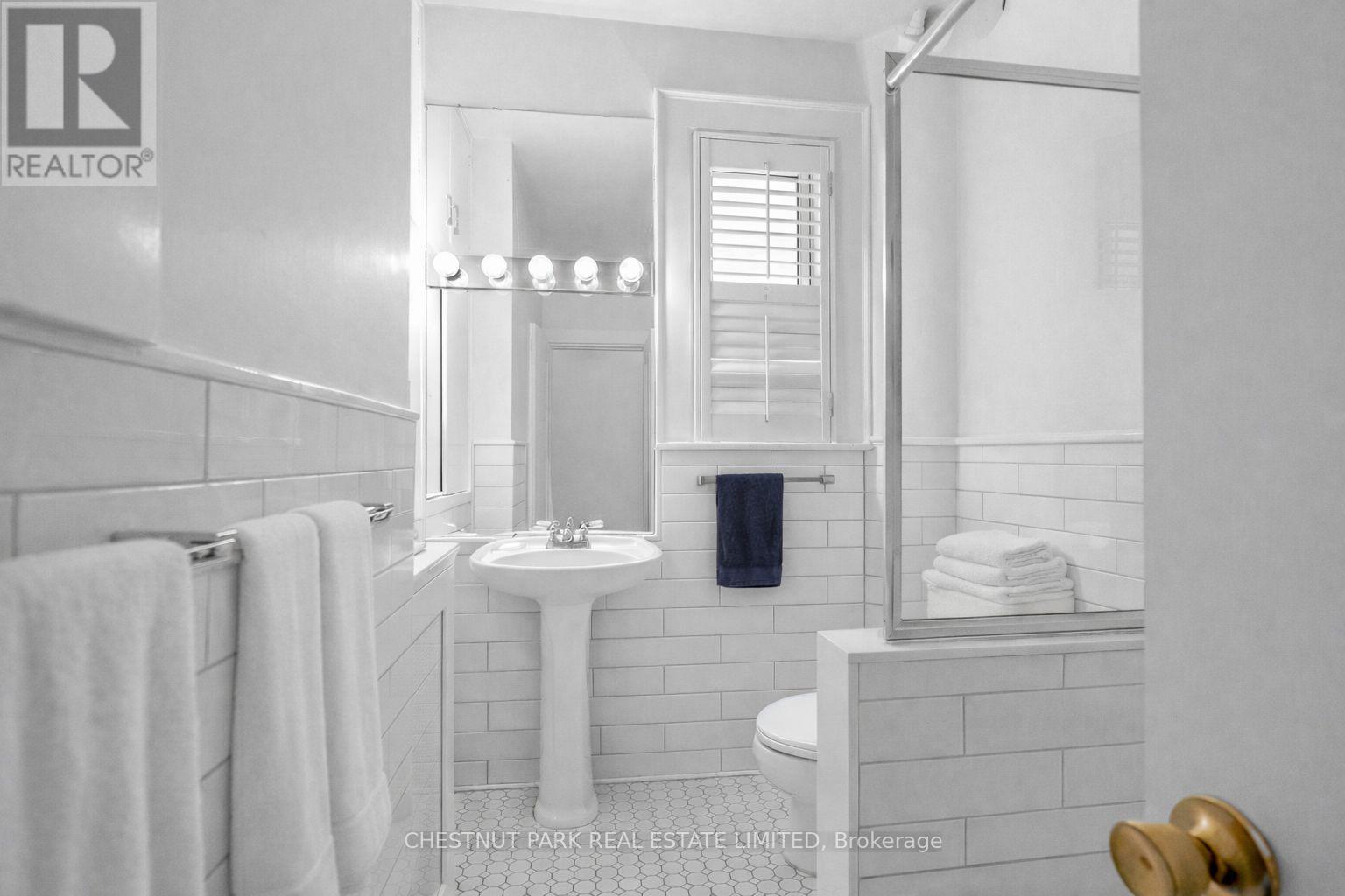 9 Maclennan Avenue, Toronto, Ontario  M4W 2Y4 - Photo 20 - C12830234