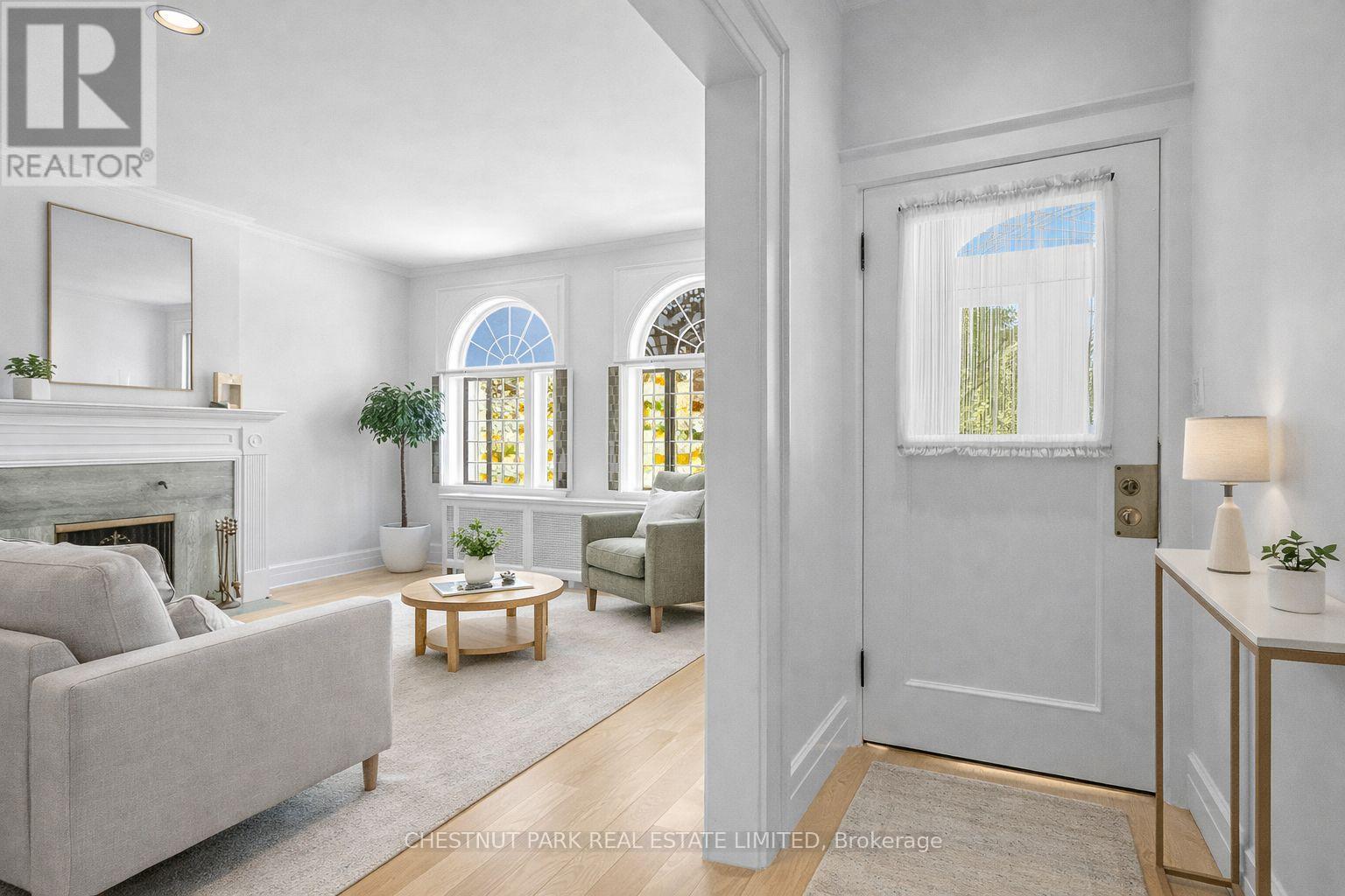 9 Maclennan Avenue, Toronto, Ontario  M4W 2Y4 - Photo 5 - C12830234