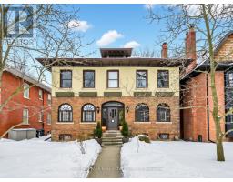9 MACLENNAN AVENUE, Toronto, Ontario