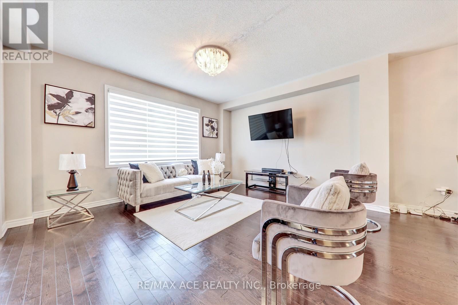 60 Westfield Drive, Whitby, Ontario  L1P 0E9 - Photo 12 - E12830216