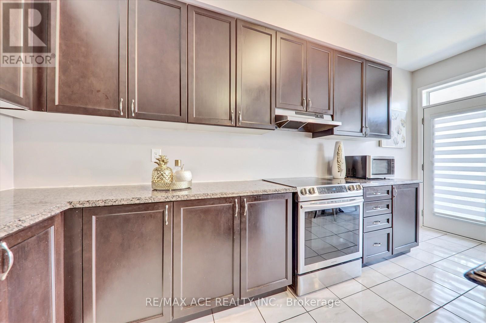 60 Westfield Drive, Whitby, Ontario  L1P 0E9 - Photo 16 - E12830216