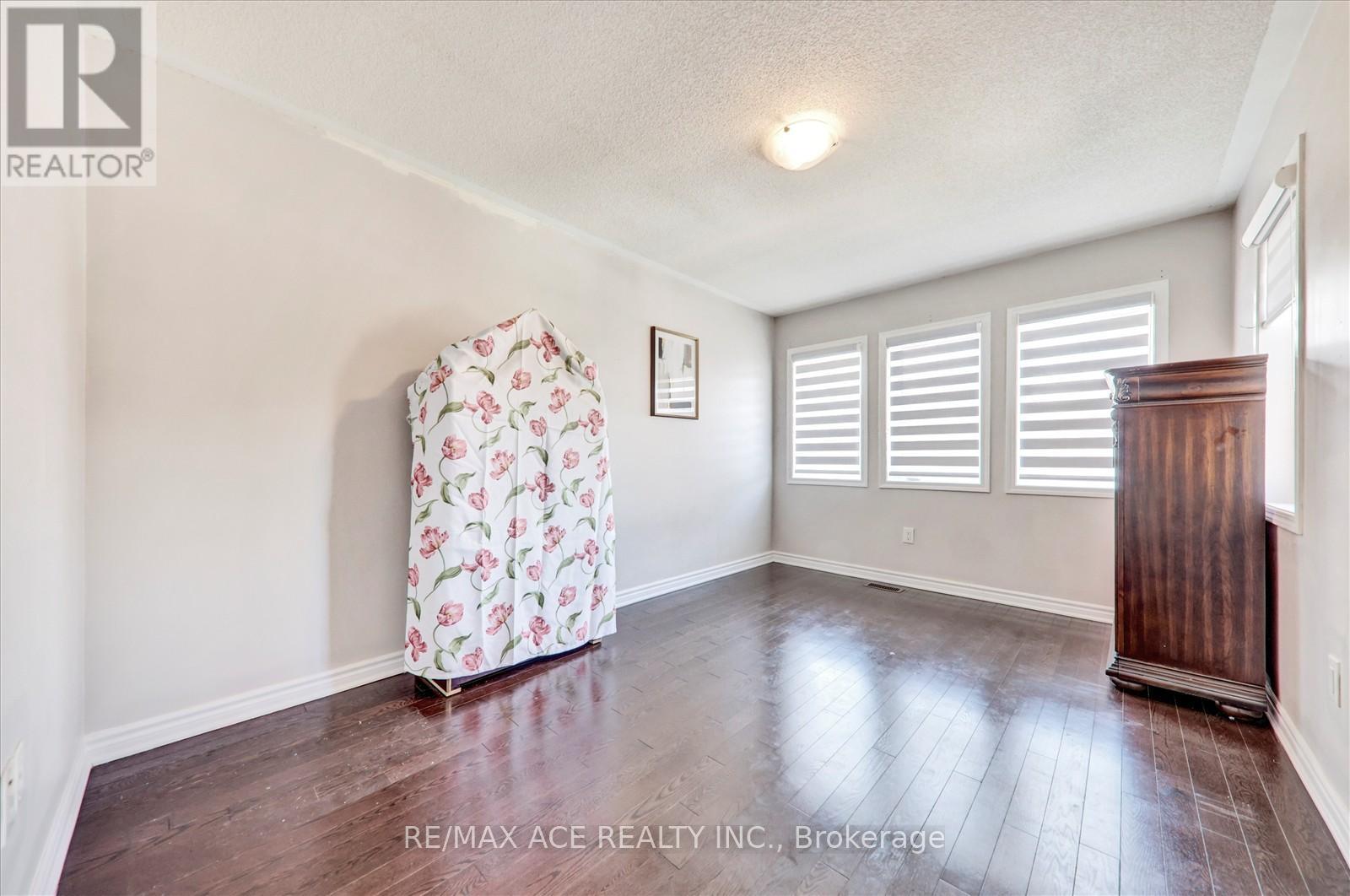 60 Westfield Drive, Whitby, Ontario  L1P 0E9 - Photo 34 - E12830216