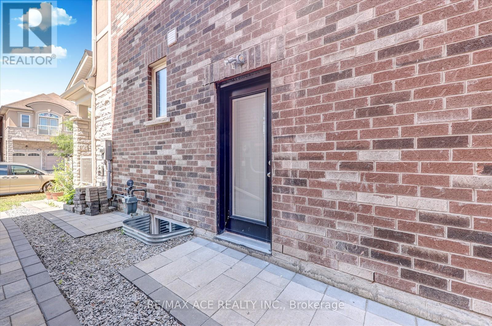 60 Westfield Drive, Whitby, Ontario  L1P 0E9 - Photo 37 - E12830216