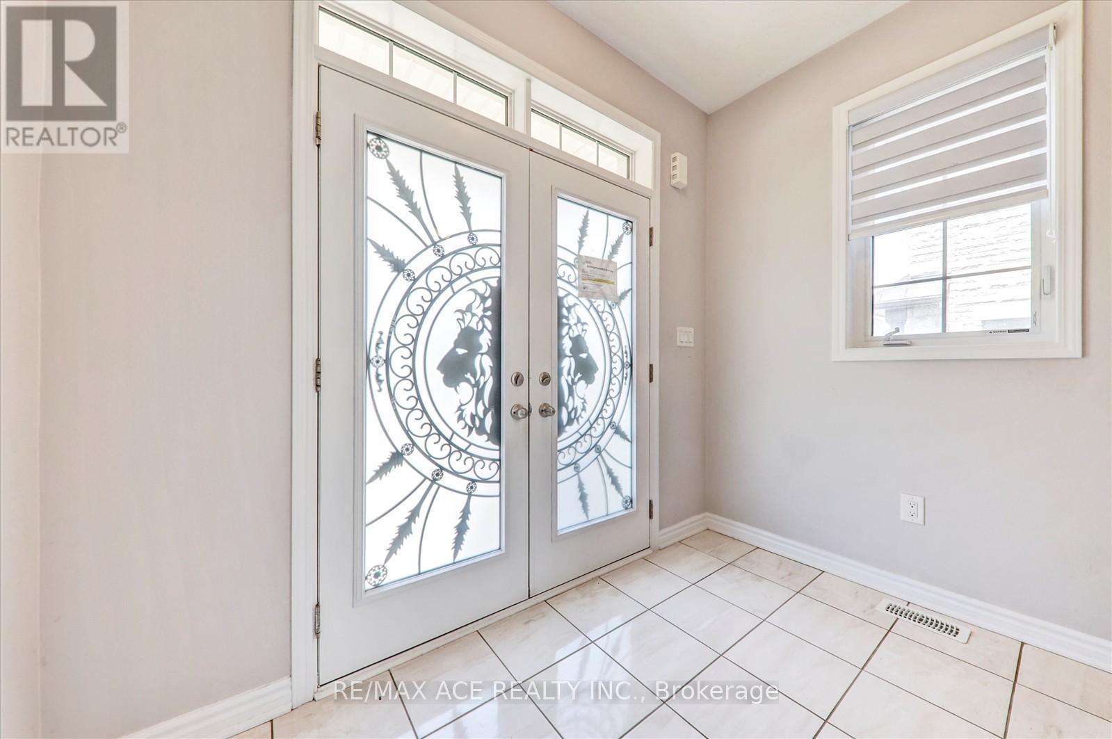 60 Westfield Drive, Whitby, Ontario  L1P 0E9 - Photo 6 - E12830216