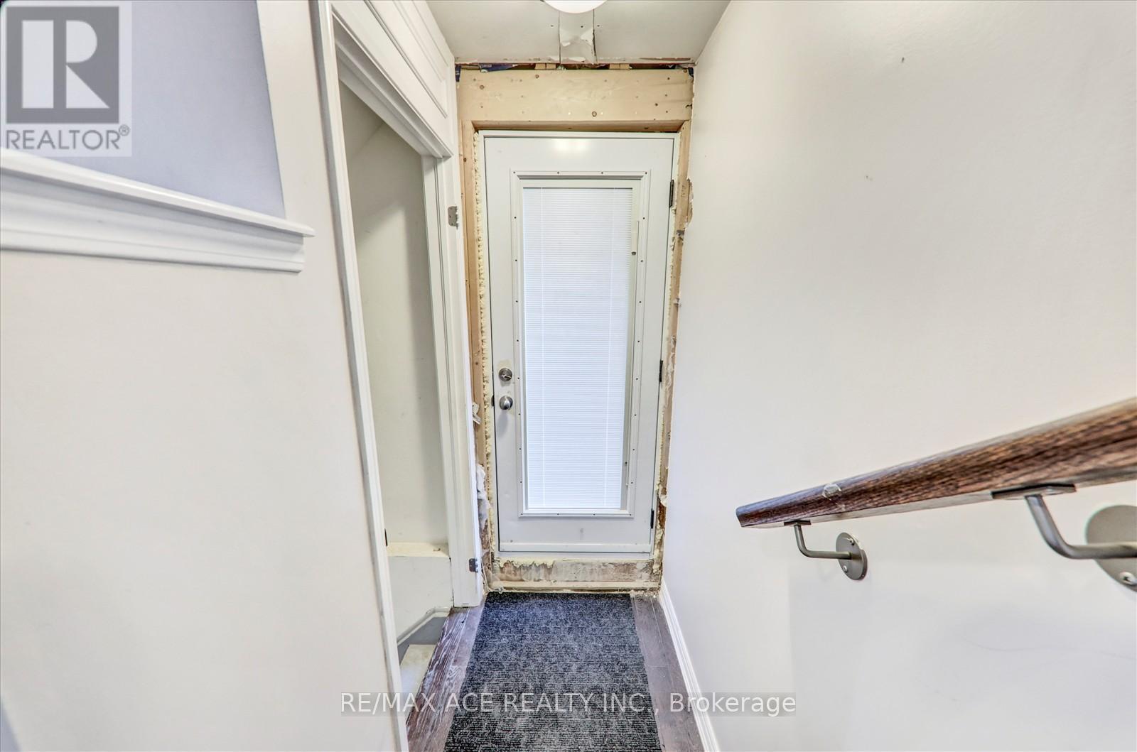 60 Westfield Drive, Whitby, Ontario  L1P 0E9 - Photo 9 - E12830216