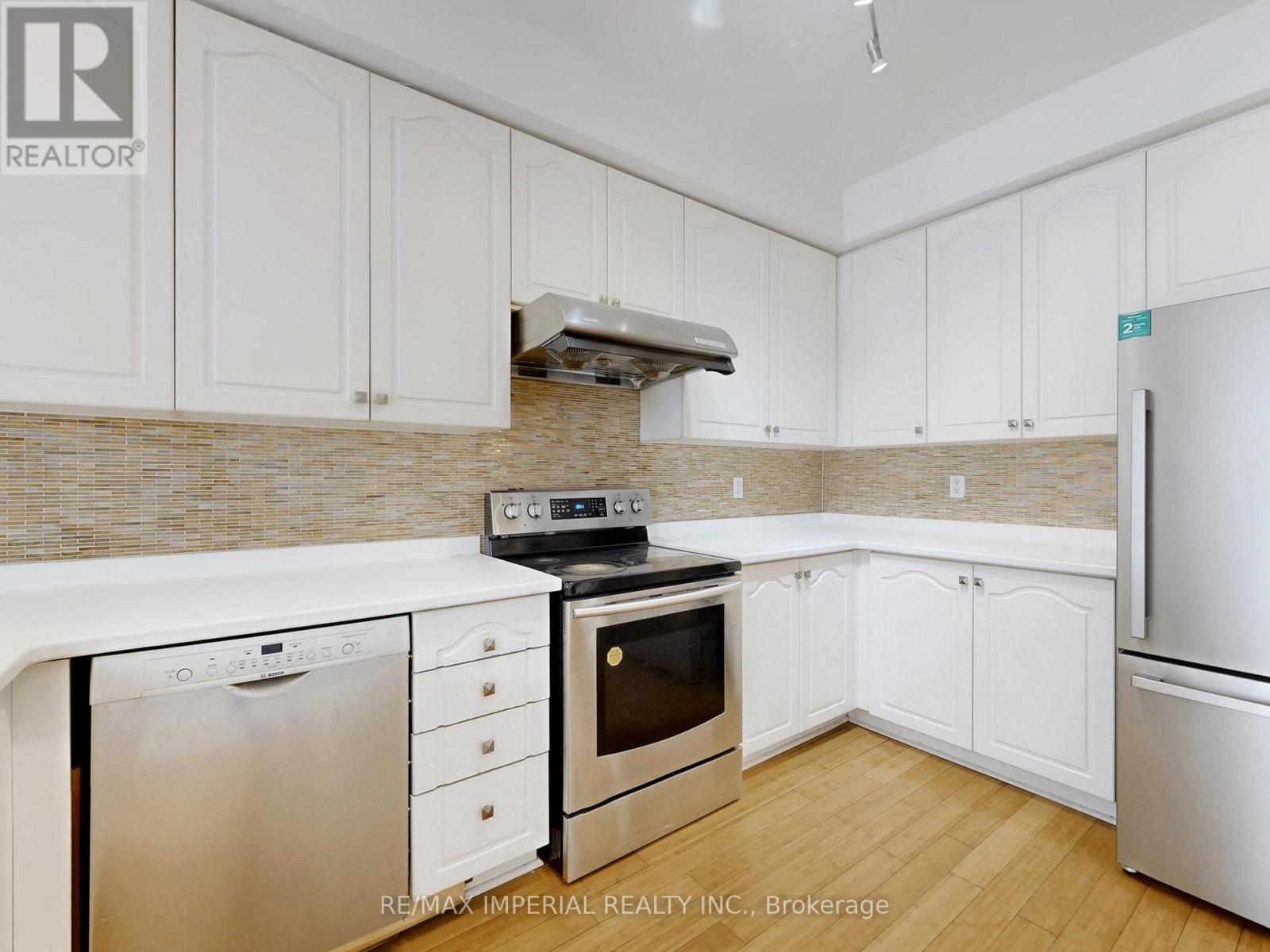 25 Ruby Crescent, Richmond Hill (Rouge Woods), Ontario  L4S 2E8 - Photo 8 - N12830240