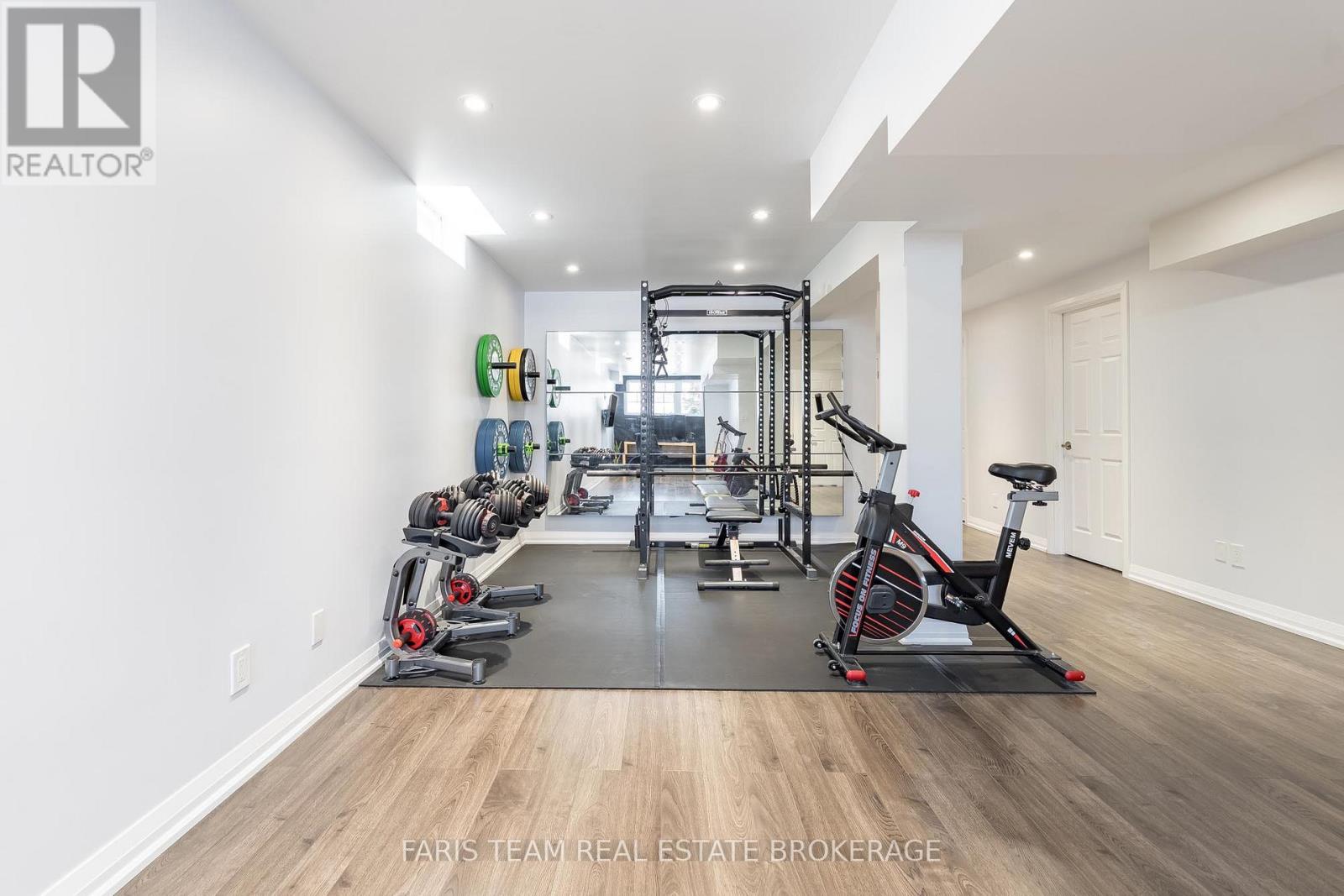 92 Wesley Avenue, Wasaga Beach, Ontario  L9Z 0B9 - Photo 20 - S12830222