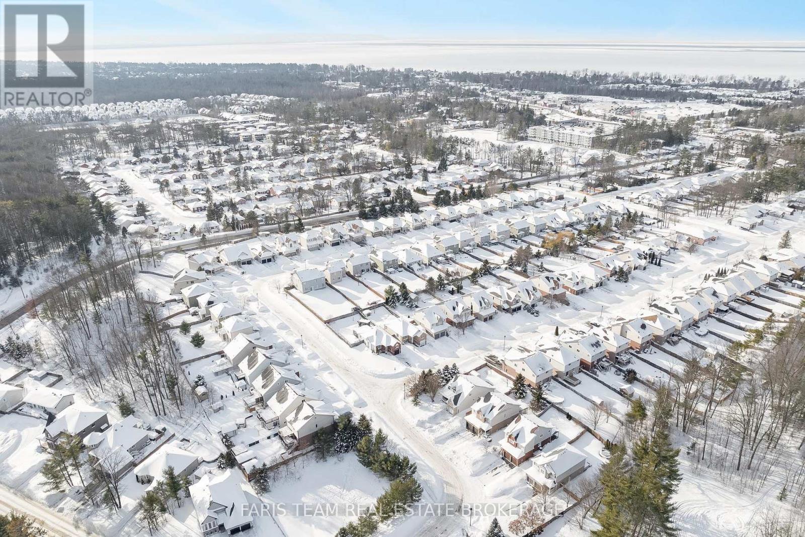 92 Wesley Avenue, Wasaga Beach, Ontario  L9Z 0B9 - Photo 27 - S12830222