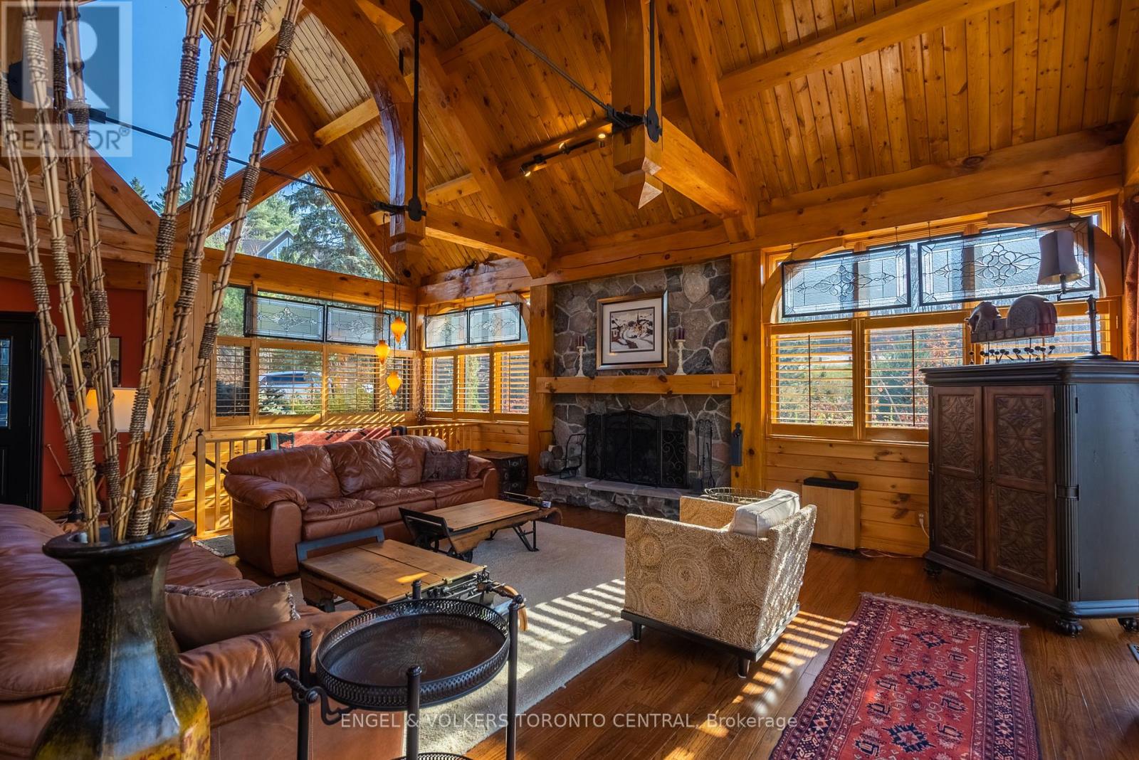 11 Valleycrest Drive, Oro-Medonte (Horseshoe Valley), Ontario  L0L 2L0 - Photo 4 - S12830230