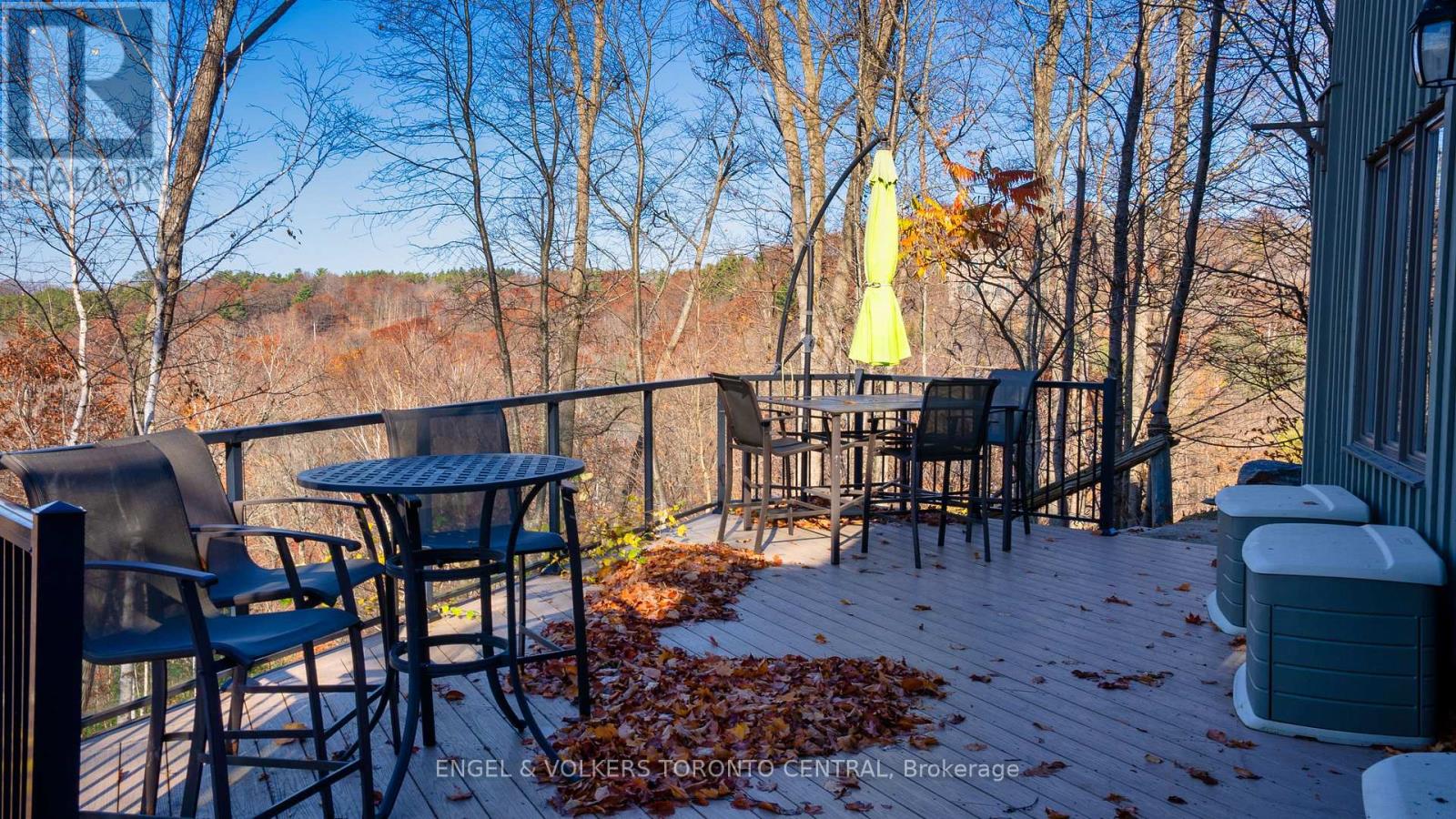 11 Valleycrest Drive, Oro-Medonte (Horseshoe Valley), Ontario  L0L 2L0 - Photo 45 - S12830230