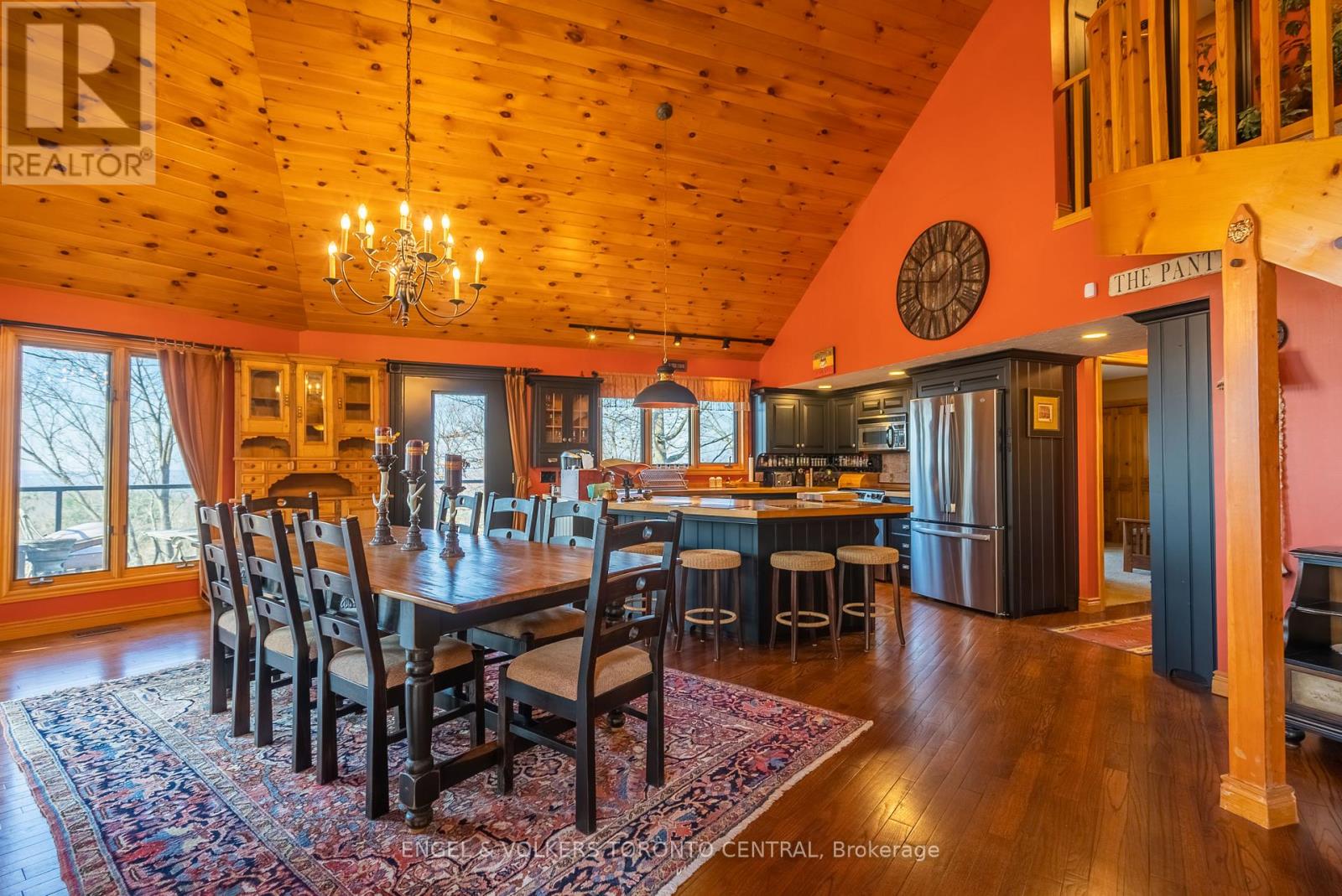 11 Valleycrest Drive, Oro-Medonte (Horseshoe Valley), Ontario  L0L 2L0 - Photo 7 - S12830230