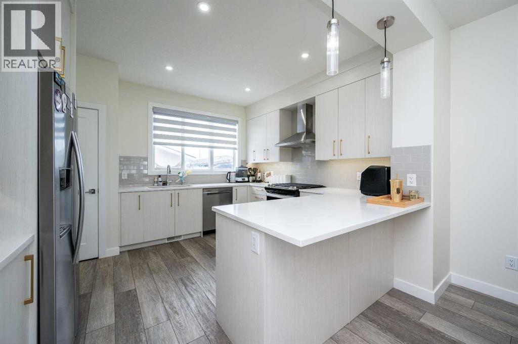 358 Chelsea Common, Chestermere, Alberta  T1X 2T3 - Photo 6 - A2289601