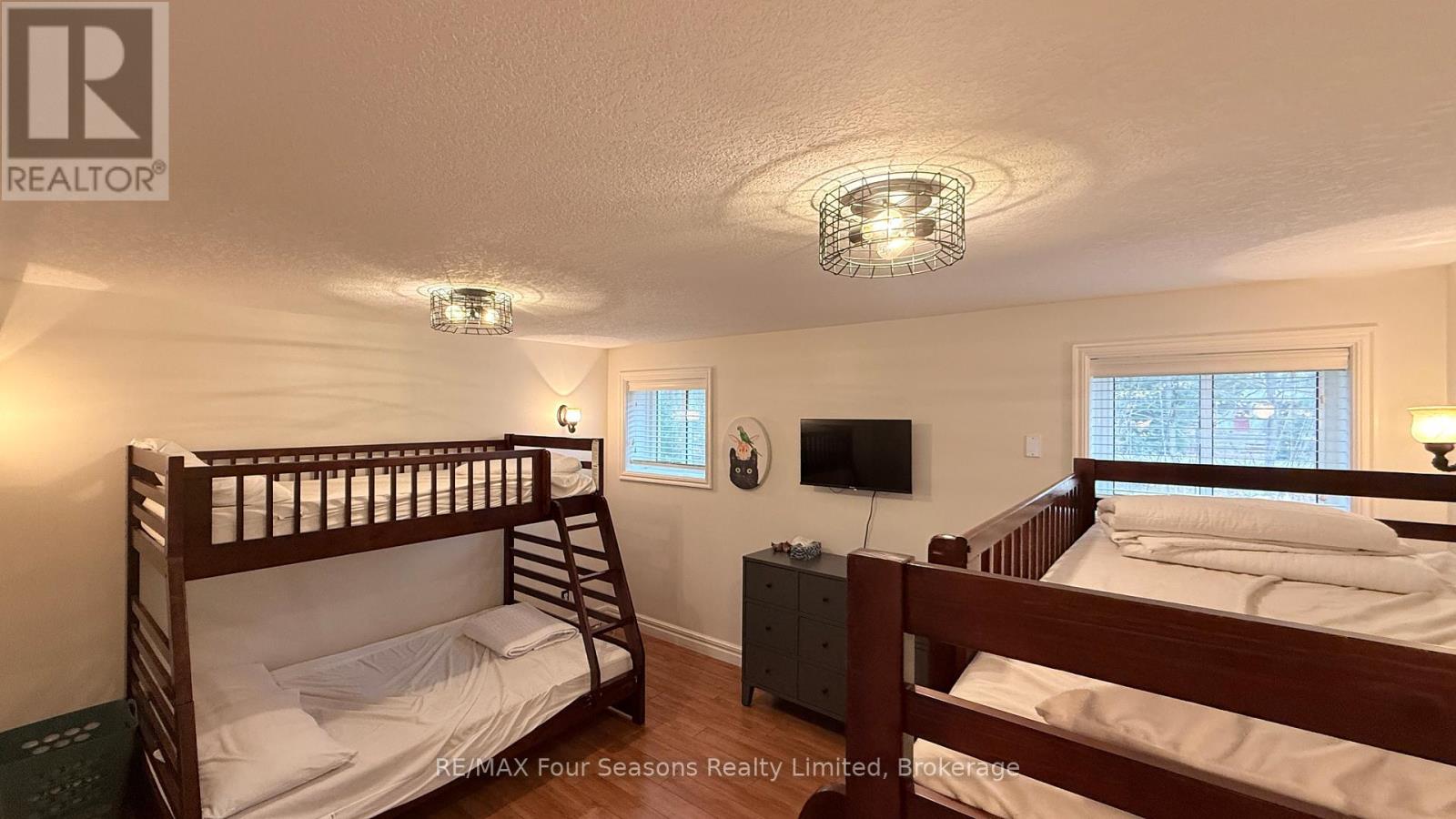 37 Silver Lake Crescent, South Bruce Peninsula, Ontario  N0H 2G0 - Photo 13 - X12494692