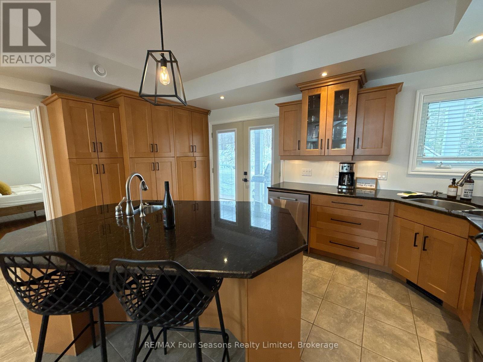 37 Silver Lake Crescent, South Bruce Peninsula, Ontario  N0H 2G0 - Photo 29 - X12494692