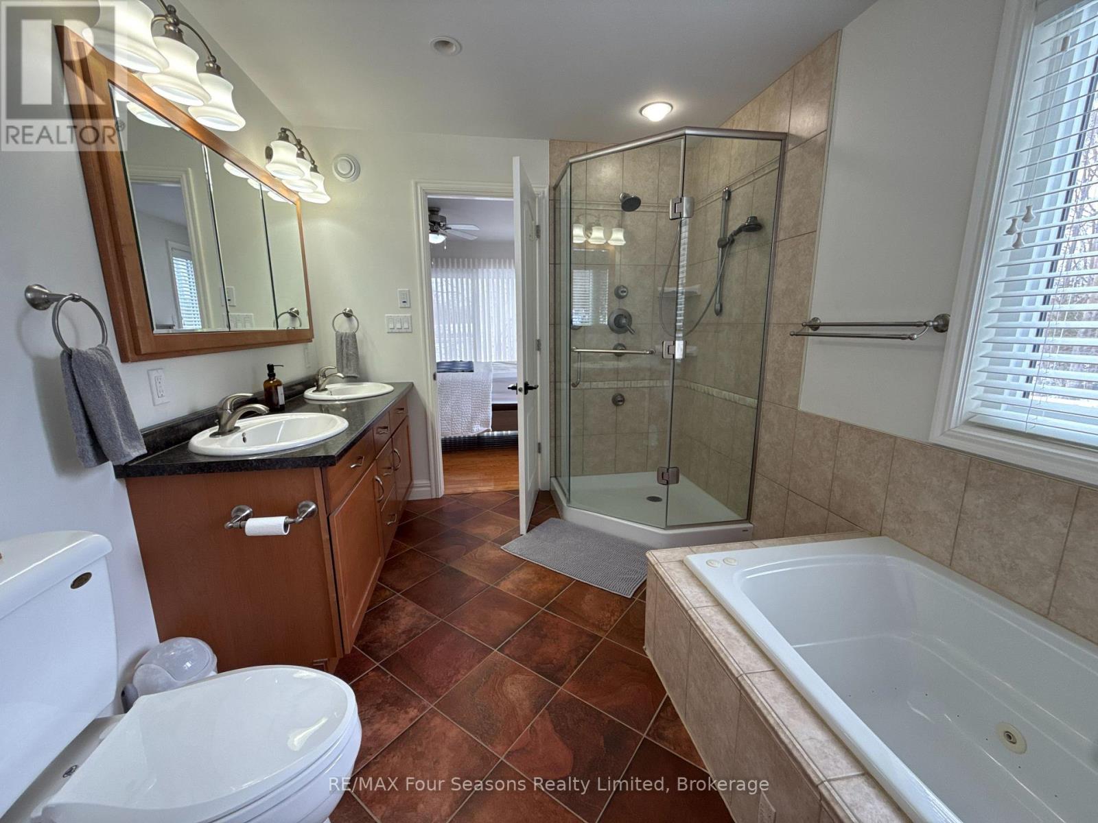 37 Silver Lake Crescent, South Bruce Peninsula, Ontario  N0H 2G0 - Photo 39 - X12494692