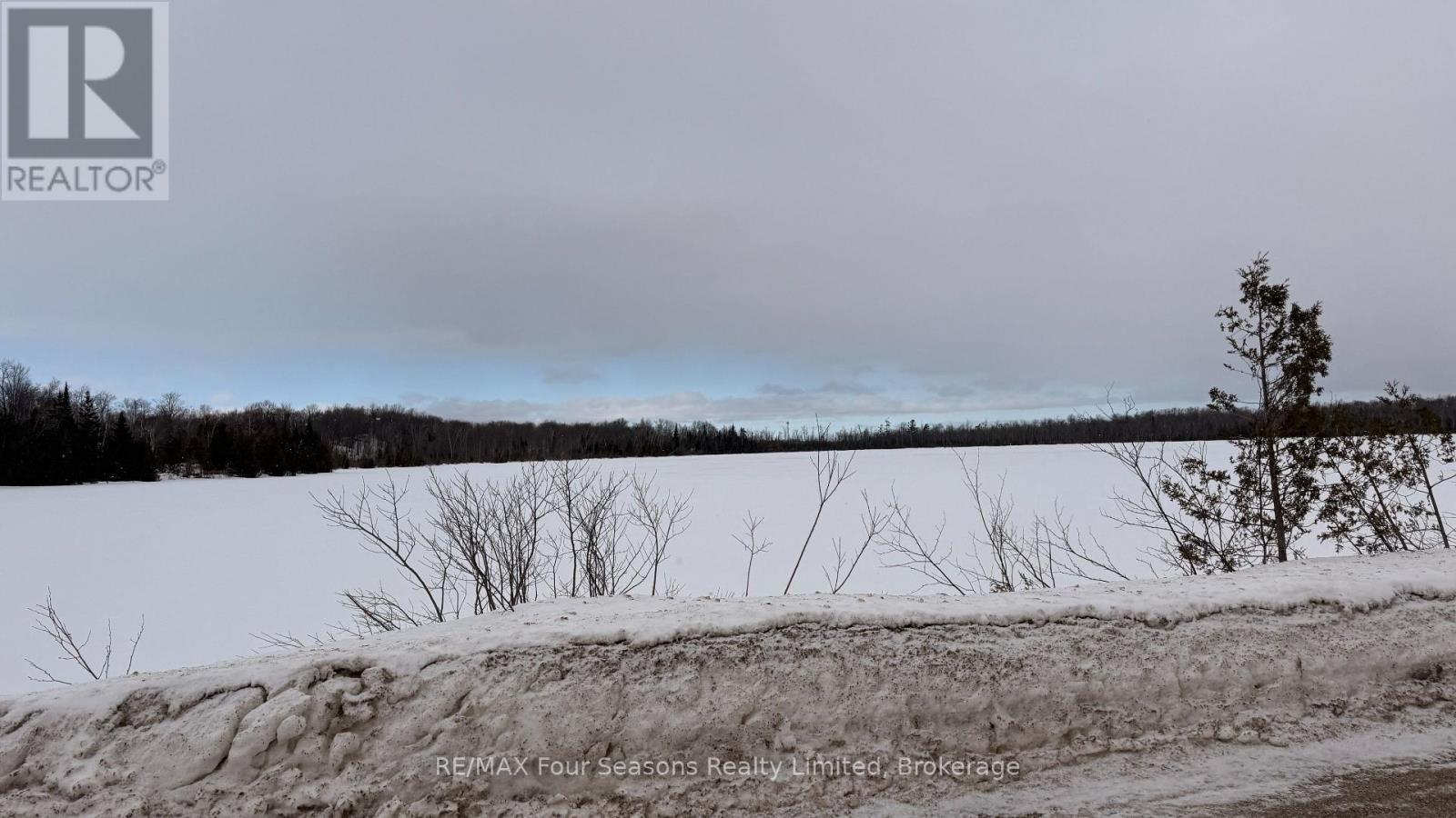 37 Silver Lake Crescent, South Bruce Peninsula, Ontario  N0H 2G0 - Photo 46 - X12494692