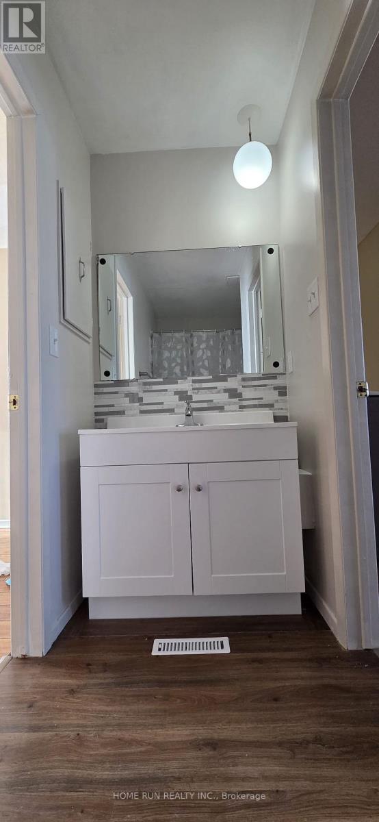 1994 Greenway Parkway, Ottawa, Ontario K1B 5A8 - Photo 15 - X12830262