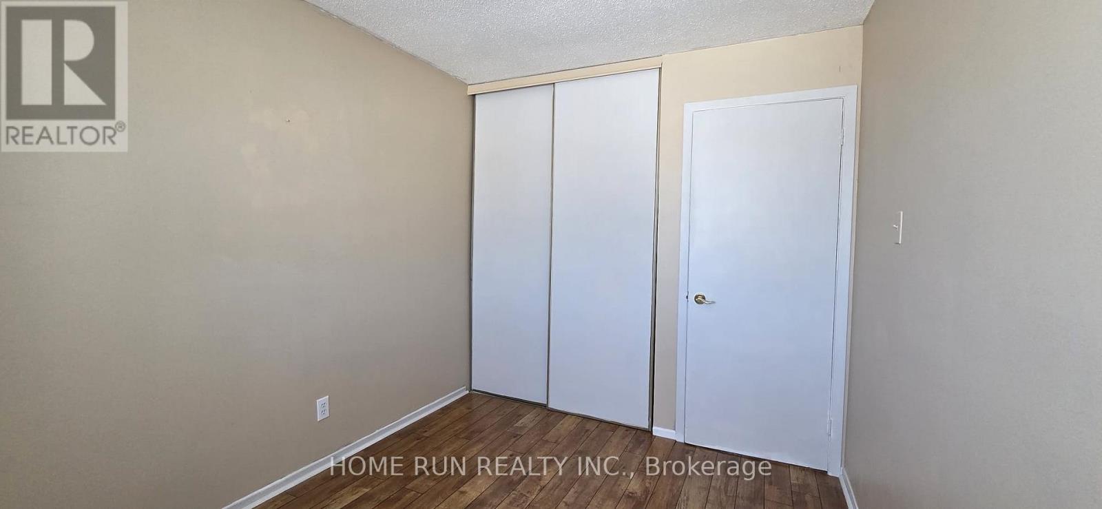 1994 Greenway Parkway, Ottawa, Ontario K1B 5A8 - Photo 16 - X12830262