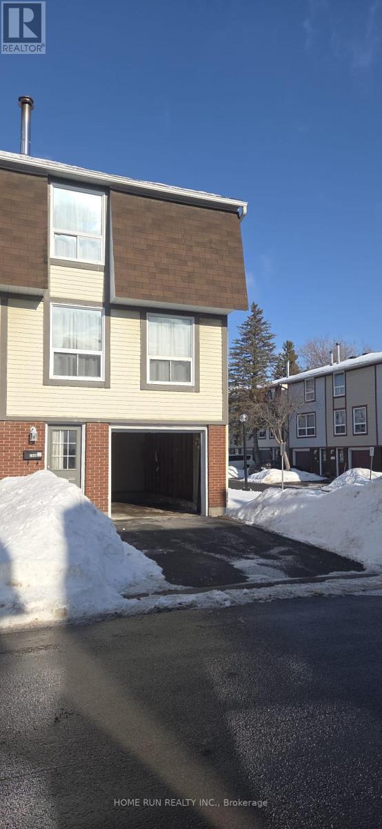 1994 Greenway Parkway, Ottawa, Ontario K1B 5A8 - Photo 2 - X12830262