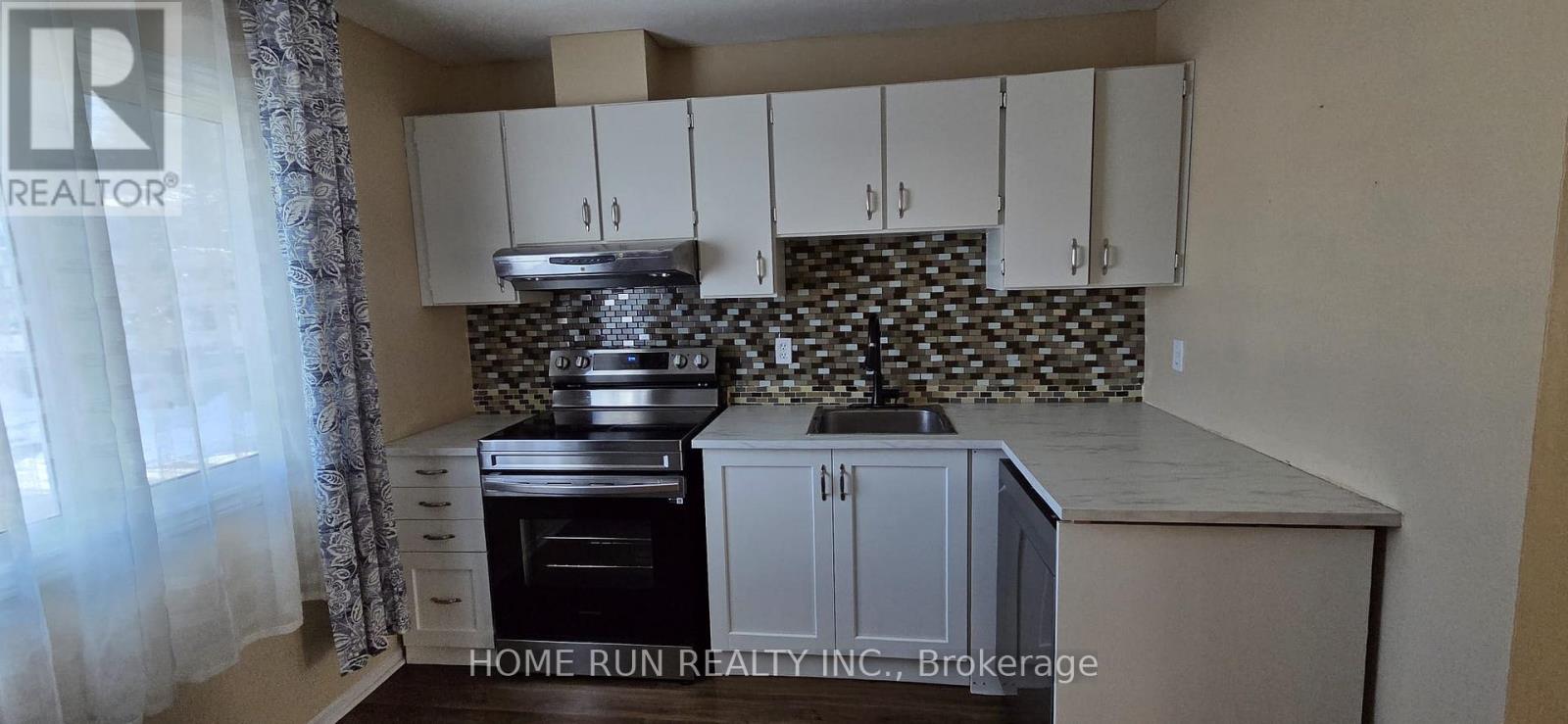 1994 Greenway Parkway, Ottawa, Ontario K1B 5A8 - Photo 7 - X12830262