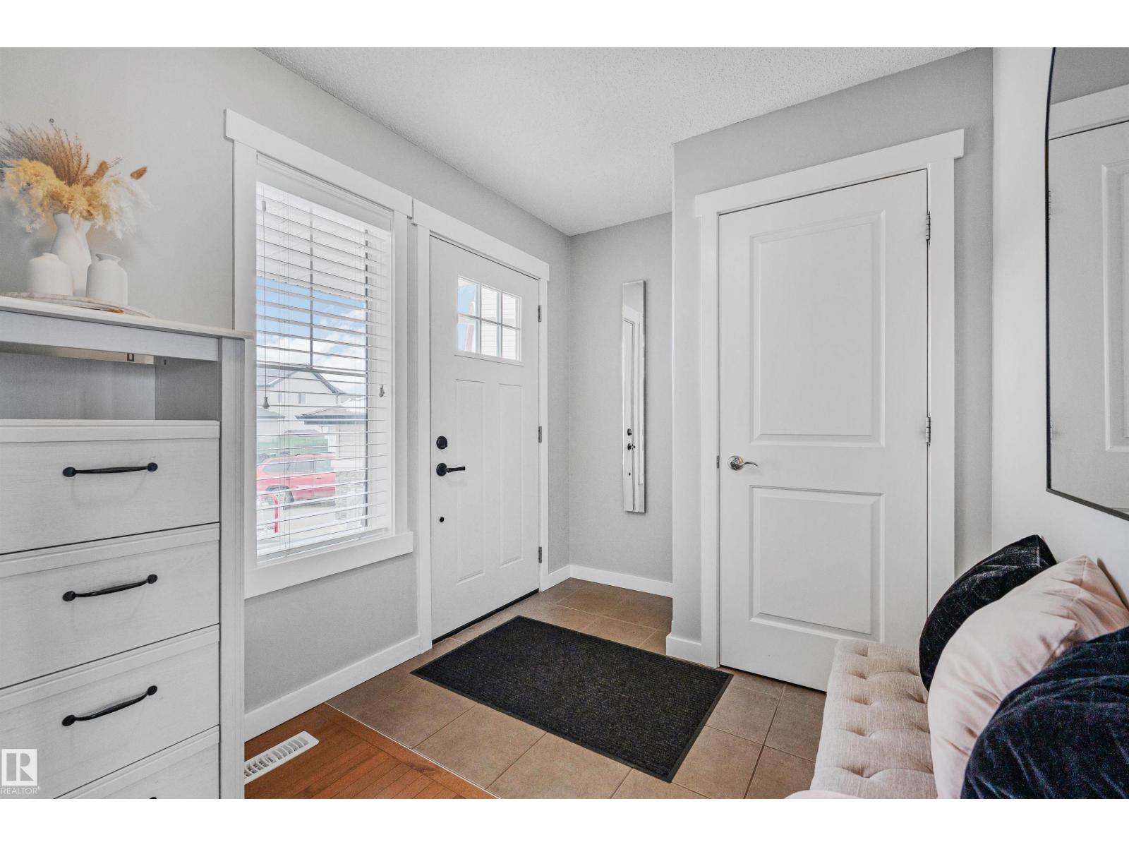 284 Cornwall Rd, Sherwood Park, Alberta  T8H 2S9 - Photo 4 - E4475328