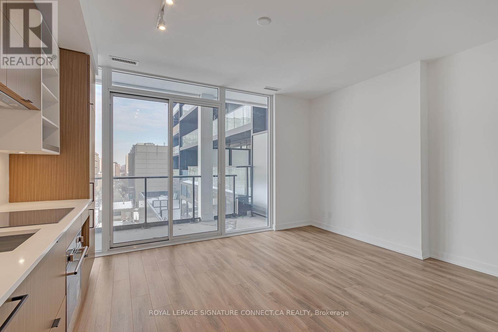 517 - 20 Edward Street, Toronto, Ontario  M5G 1C9 - Photo 6 - C12830246