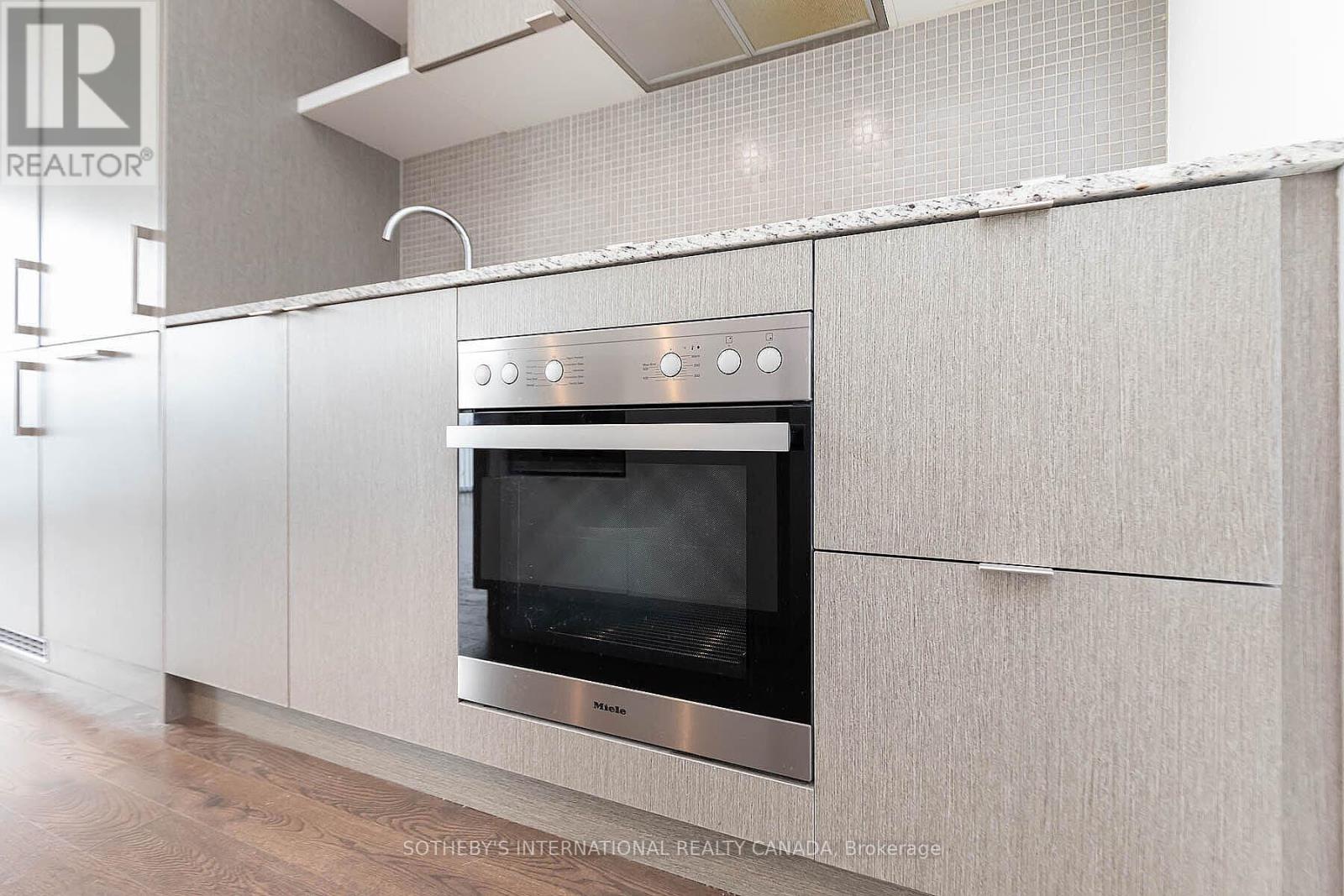 6003 - 100 Harbour Street, Toronto, Ontario  M5J 2T5 - Photo 11 - C12830292