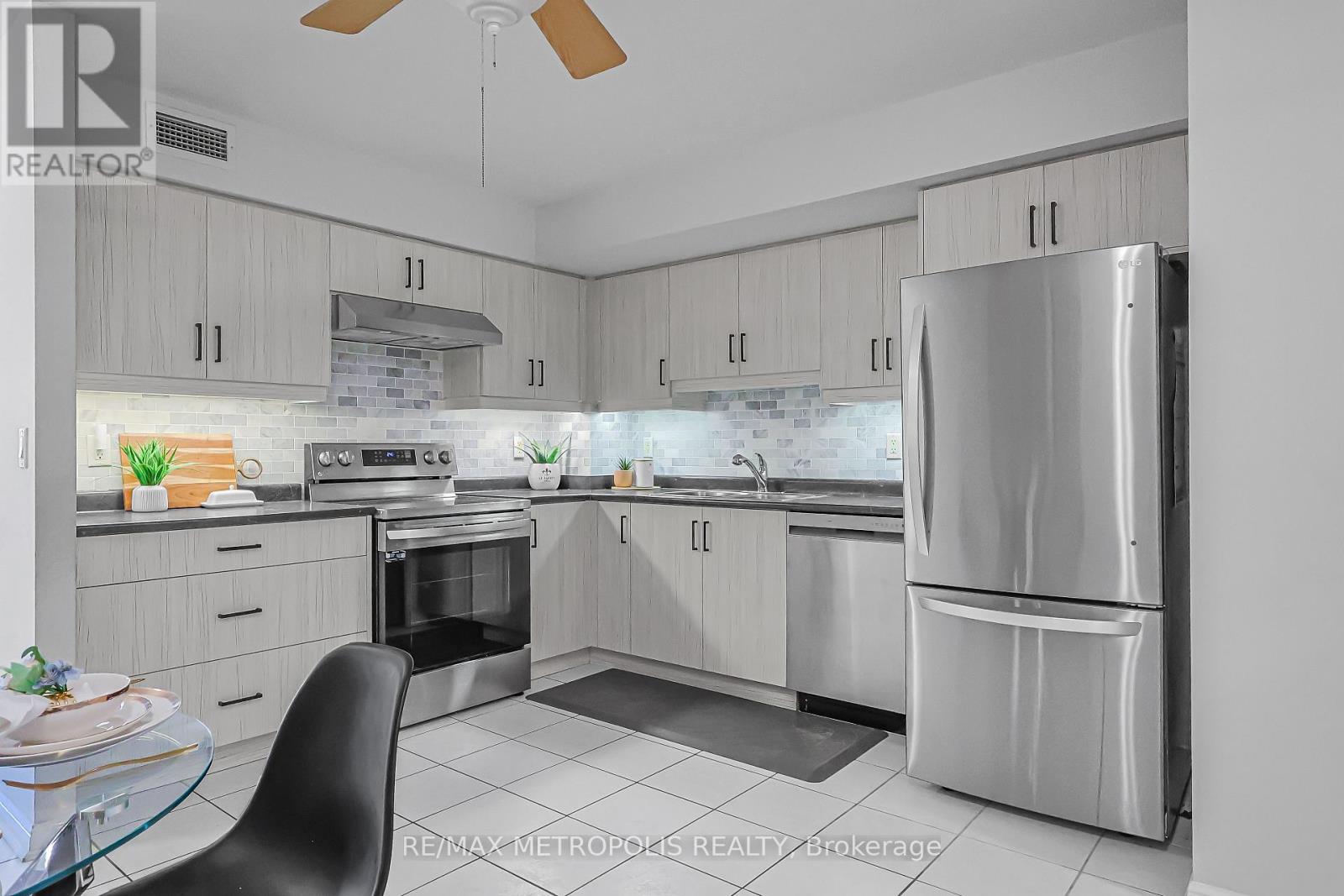 216 - 2500 Rutherford Road, Vaughan, Ontario  L4K 5N7 - Photo 6 - N12830260