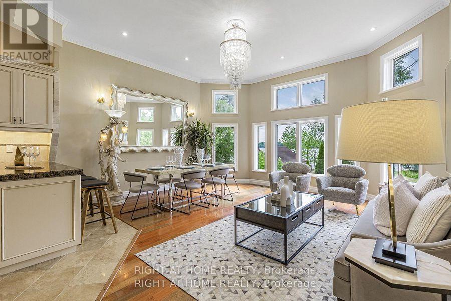 429 North Lake Road, Richmond Hill, Ontario  L4E 3A7 - Photo 12 - N12830288