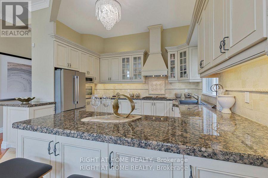 429 North Lake Road, Richmond Hill, Ontario  L4E 3A7 - Photo 16 - N12830288