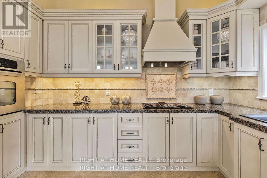 429 North Lake Road, Richmond Hill, Ontario  L4E 3A7 - Photo 17 - N12830288