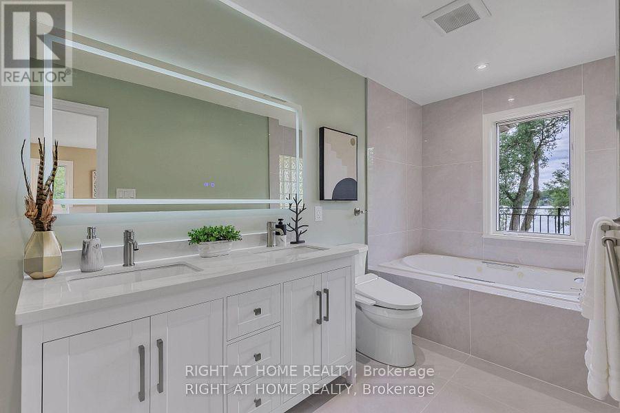 429 North Lake Road, Richmond Hill, Ontario  L4E 3A7 - Photo 25 - N12830288