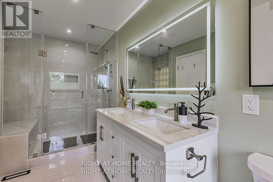 429 North Lake Road, Richmond Hill, Ontario  L4E 3A7 - Photo 26 - N12830288