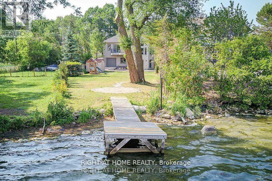 429 North Lake Road, Richmond Hill, Ontario  L4E 3A7 - Photo 3 - N12830288