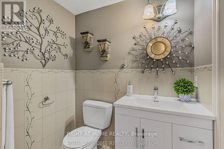 429 North Lake Road, Richmond Hill, Ontario  L4E 3A7 - Photo 33 - N12830288