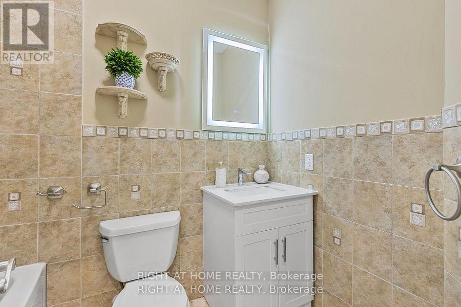 429 North Lake Road, Richmond Hill, Ontario  L4E 3A7 - Photo 36 - N12830288