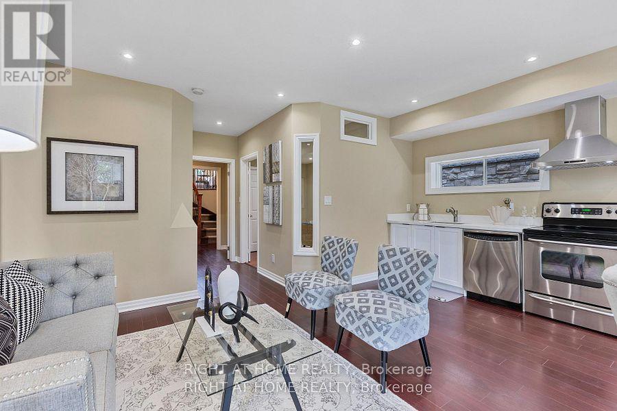 429 North Lake Road, Richmond Hill, Ontario  L4E 3A7 - Photo 38 - N12830288