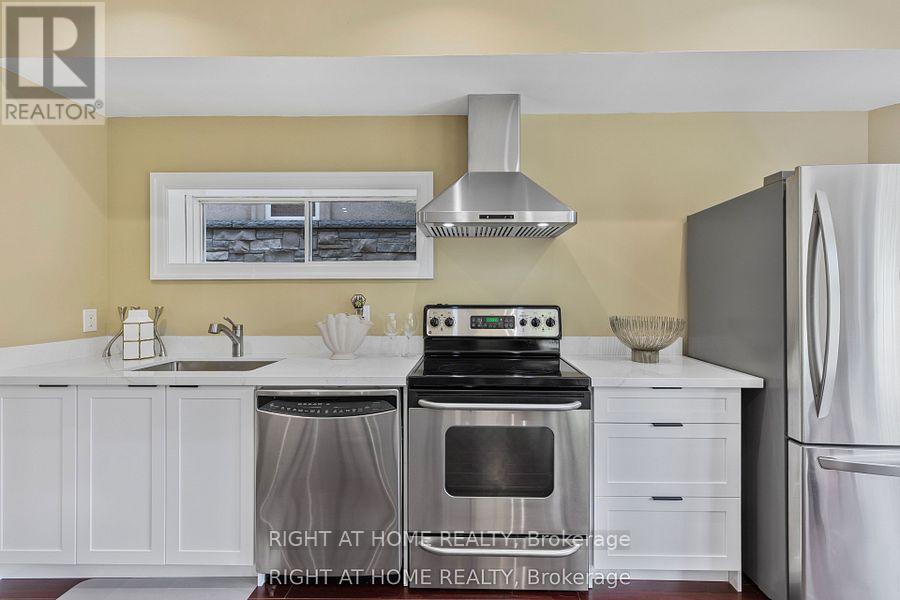 429 North Lake Road, Richmond Hill, Ontario  L4E 3A7 - Photo 40 - N12830288