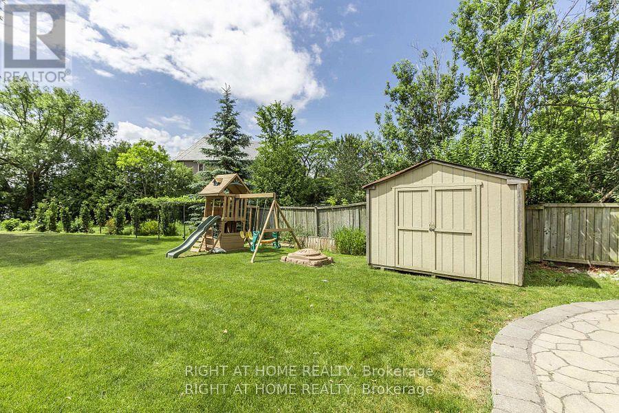 429 North Lake Road, Richmond Hill, Ontario  L4E 3A7 - Photo 45 - N12830288