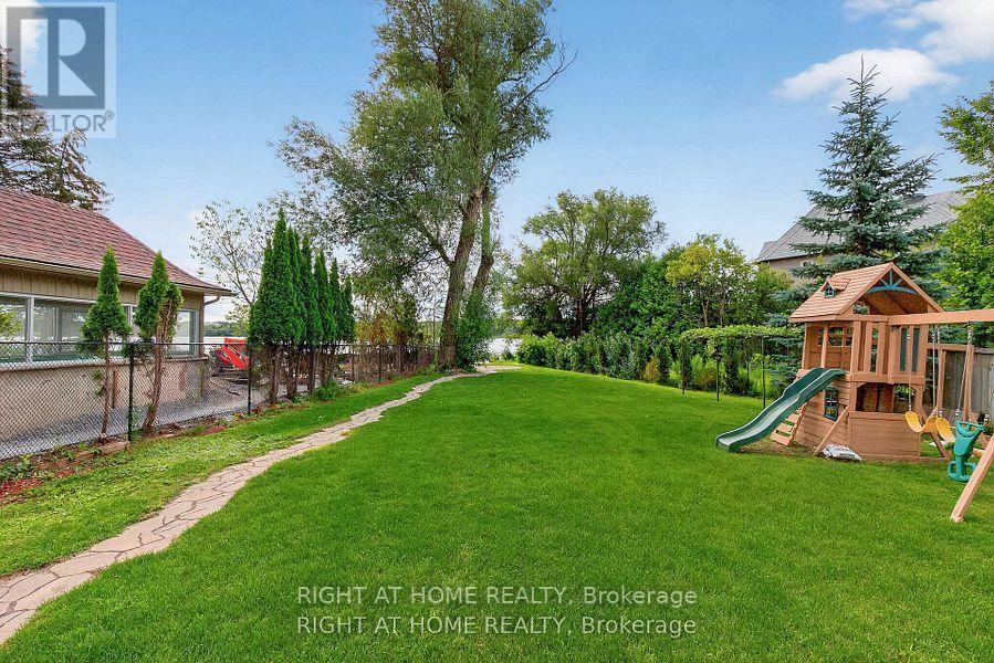 429 North Lake Road, Richmond Hill, Ontario  L4E 3A7 - Photo 47 - N12830288